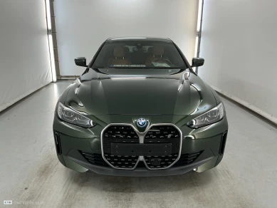 BMW i 4