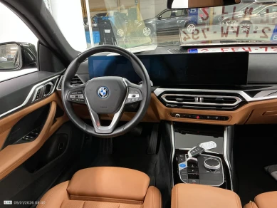 BMW i 4
