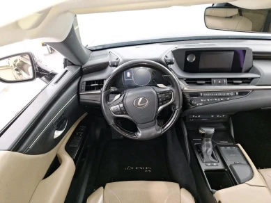LEXUS ES 300h 2.5i Executive Line
