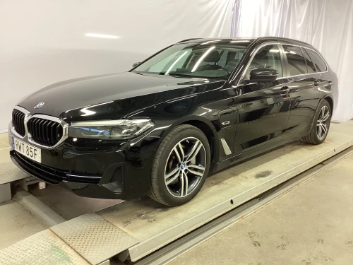 BMW 5-serie 530e Touring Connected Skinn Kamera