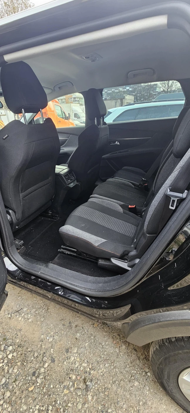 SPRZEDANY Peugeot 5008 PureTech 130 Stop & Start Active Business-Paket
