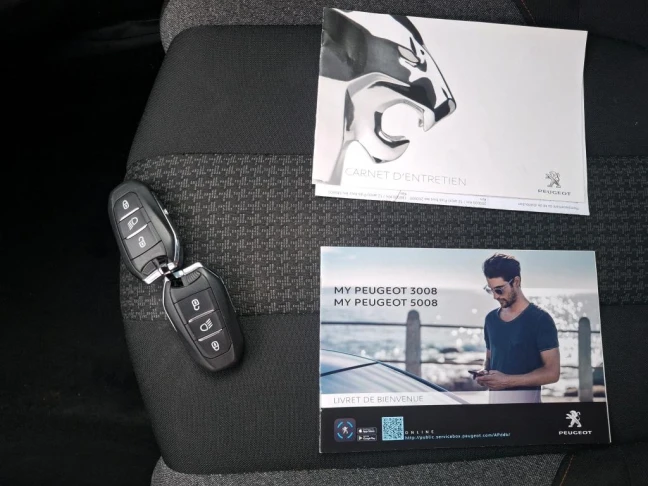 SPRZEDANY Peugeot 5008 PureTech 130 Stop & Start Active Business-Paket