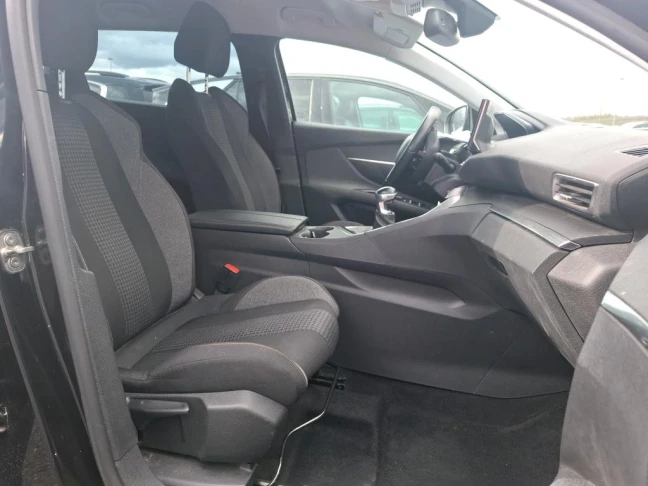 SPRZEDANY Peugeot 5008 PureTech 130 Stop & Start Active Business-Paket
