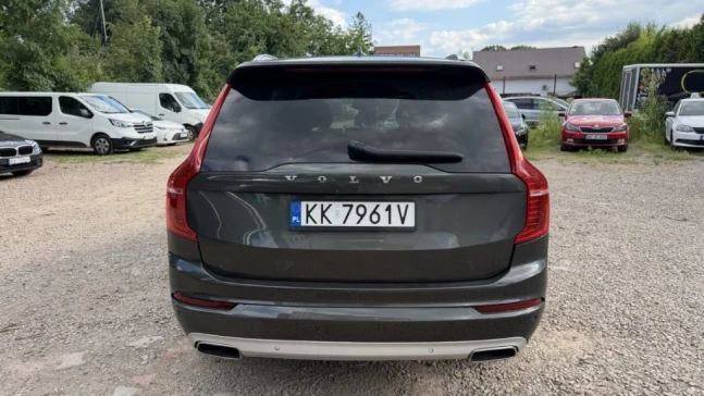 Volvo XC90 B5 D AWD Momentum Pro — 7 miejsc